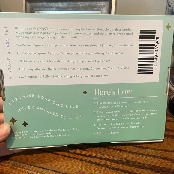 NWT whimsy wellness vintage glass set. 3 spray bottles, 2 roller bottles - Picture 3 of 3